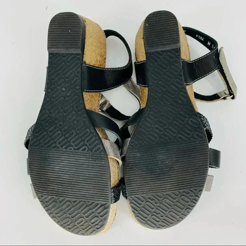 Munro Eden Sandal - Picture 4 of 9